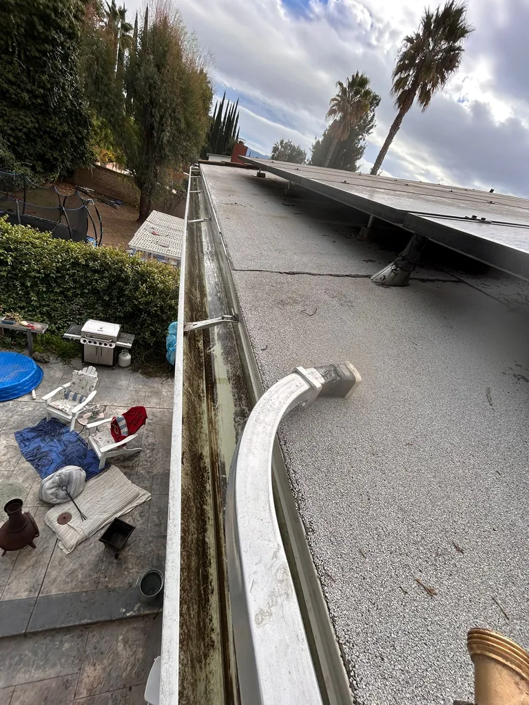 janitorial services - gutter cleaning