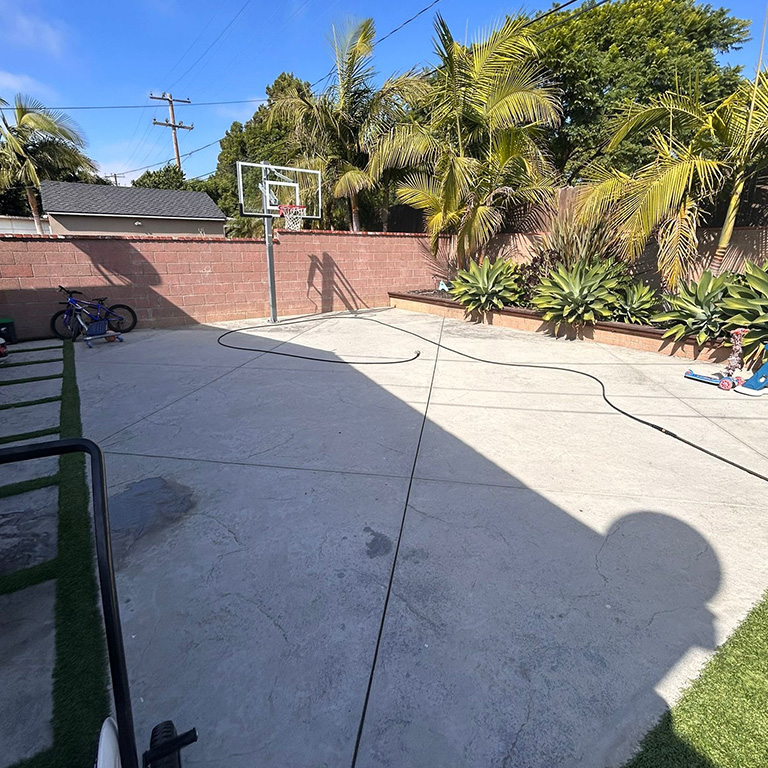 Warehouse floor cleaning and maintenance by Rivera’s janitorial experts in Thousand Oaks, CA.