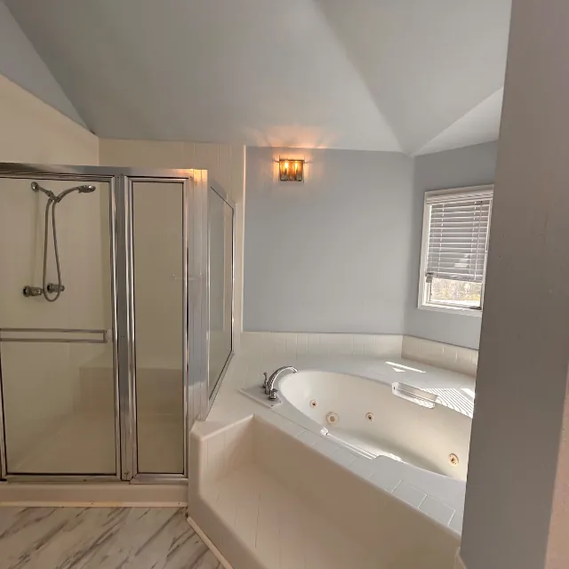 Rivera´s Janitorial Services LLC-Bathroom Cleaning 1