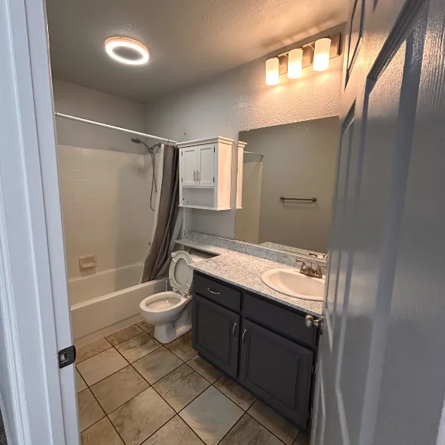 Rivera´s Janitorial Services LLC-Bathroom Cleaning 2