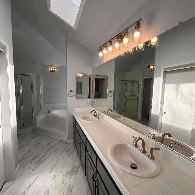 Rivera´s Janitorial Services LLC-Bathroom Cleaning 3
