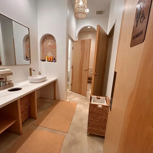 Rivera´s Janitorial Services LLC-Bathroom Cleaning 6